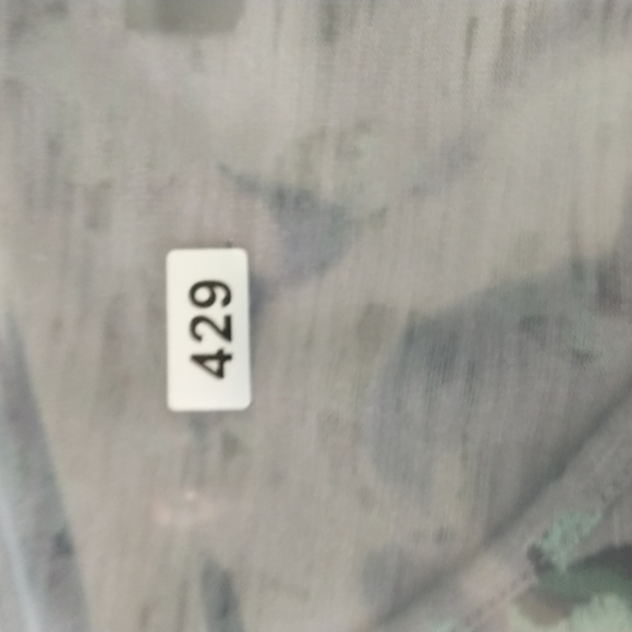 G.I.L.I. Gray leopard print long sleeve Jersey knit T-shirt sz 2X - Picture 10 of 10